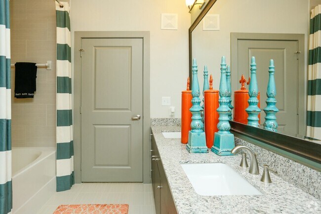Building Photo - Your New Apartment Comes with 1 Month FREE!