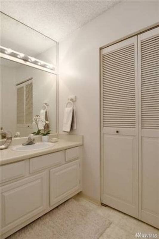 Building Photo - 2201 3rd Ave