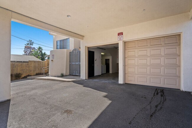 Building Photo - 631 3rd St