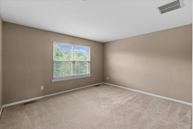 Building Photo - 49 Equestrian Dr