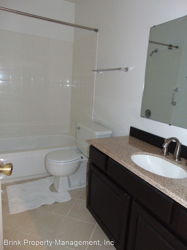 Building Photo - 2 br, 1 bath House - 922 100th Ave NE #13