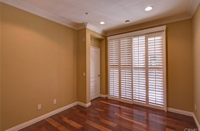 Building Photo - 85 Via Sovana