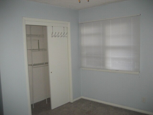 Building Photo - 819 Kenwood Pkwy