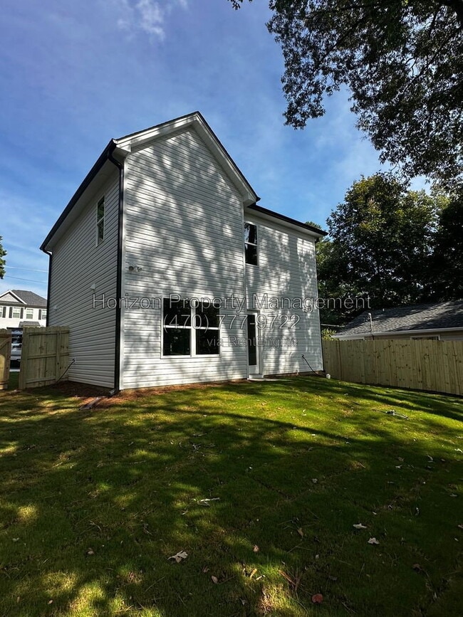 Building Photo - 2674 Fairlane Dr