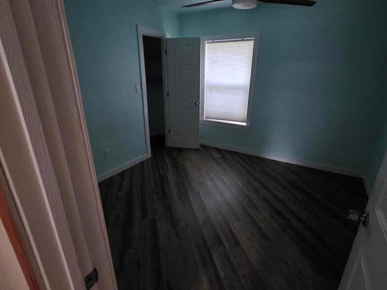 Building Photo - 23 S Main St