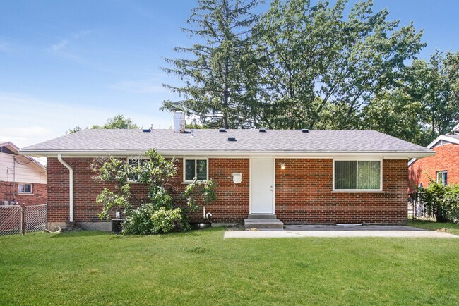 Building Photo - 6588 Montevista Dr