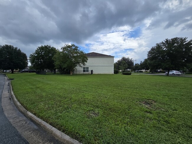 Building Photo - 405 Brooklet Cir