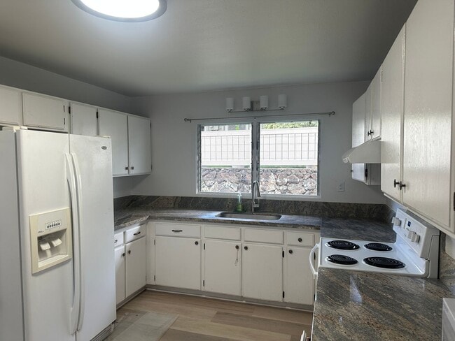 Building Photo - Renovated 3 bedroom 2 bath home in Pearl City