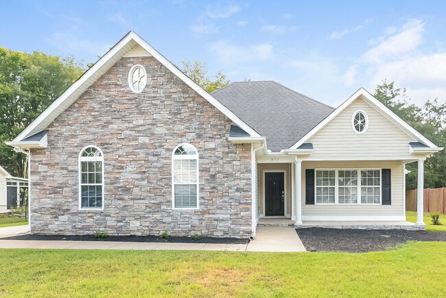 Building Photo - 832 Hammersmith Dr