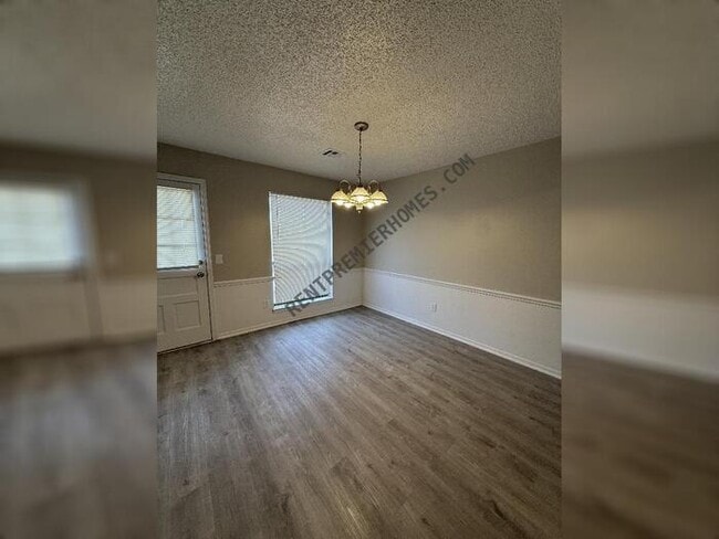 Building Photo - 7413 NW 125th St