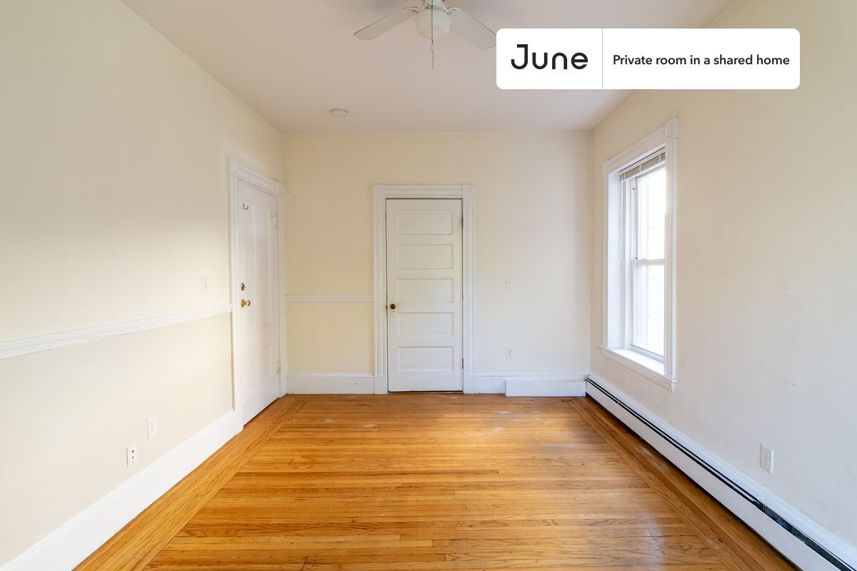 Building Photo - Room in Shared 4 bed/2 bath home