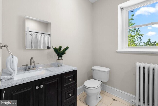 Building Photo - 1616 Kilbourne Pl NW