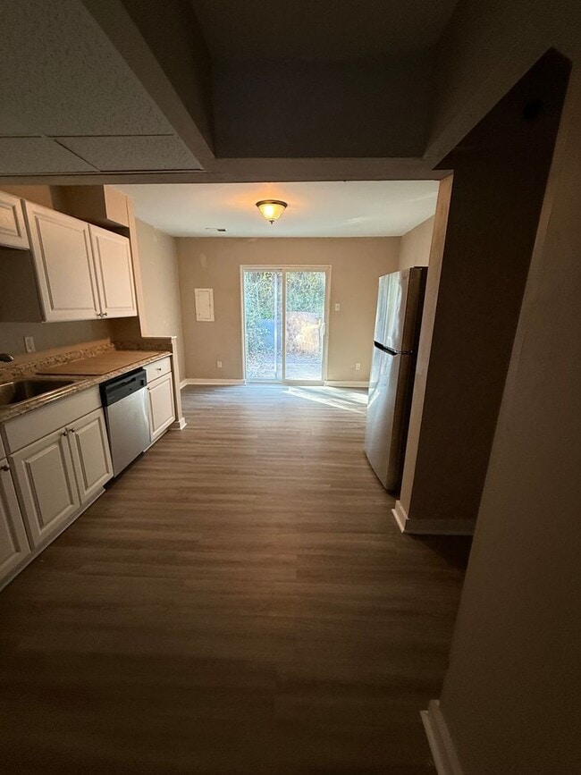 Building Photo - 2-Bedroom Townhome in Brookhaven!