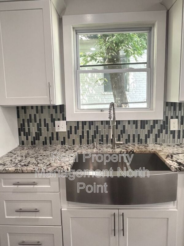 Building Photo - 954 Byron Dr SW