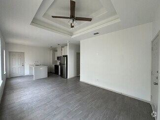 Building Photo - 2700 W Mile 5 Rd