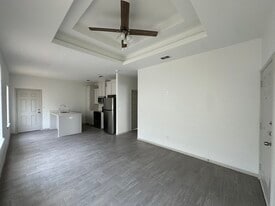 Building Photo - 2700 W Mile 5 Rd