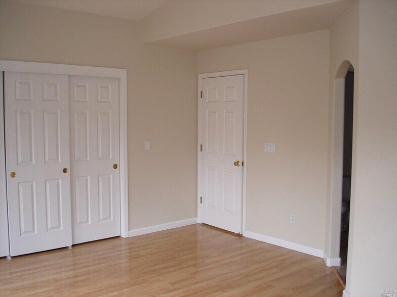 Building Photo - 4247 Flat Rock Cir