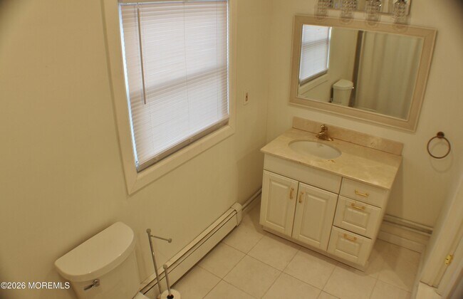 Building Photo - 106 Wallace St