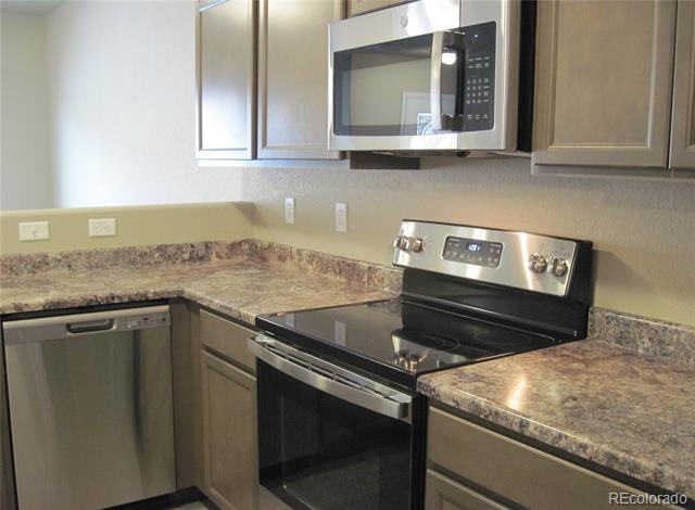 Building Photo - 7724 Sand Lake Heights