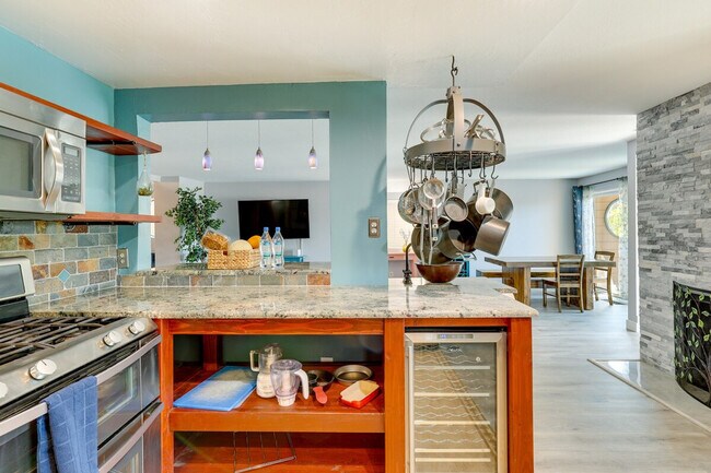 Building Photo - 801 Kalpati Cir