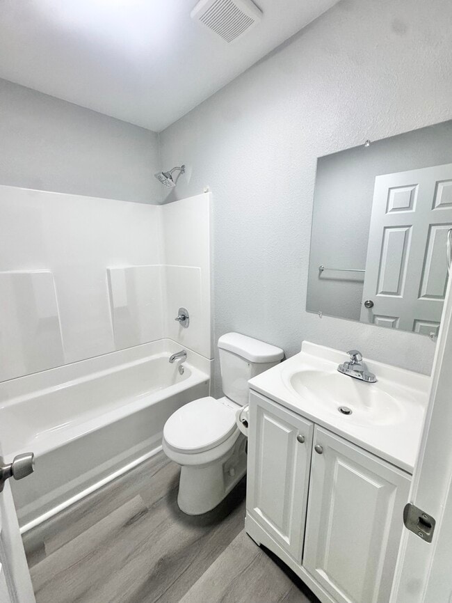 Building Photo - Nicely updated 2-bedroom 1-bath apartment in Auburn!