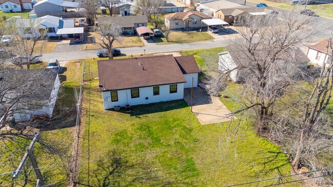 Building Photo - 4309 SE 40th St