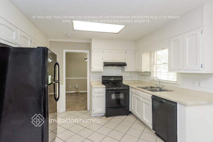 Building Photo - 631 Shannon Green Cir SW