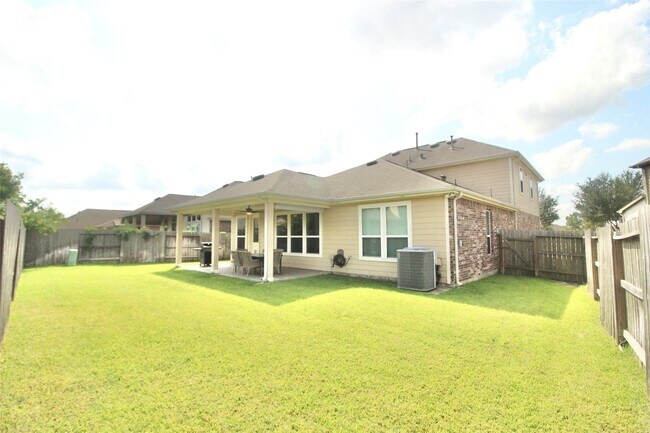 Building Photo - 25418 Junction Meadow Trail
