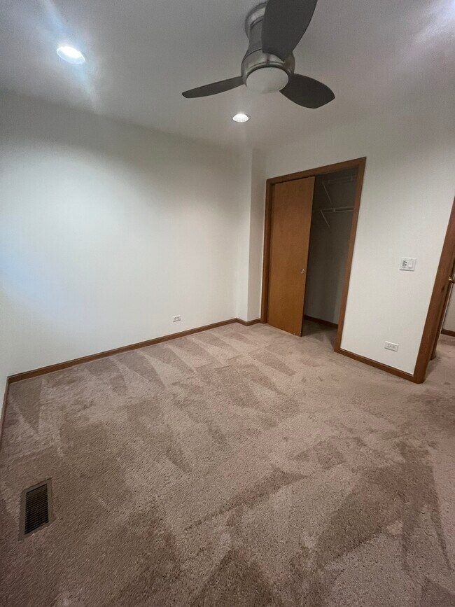 Building Photo - 3S572 Haylett Ave