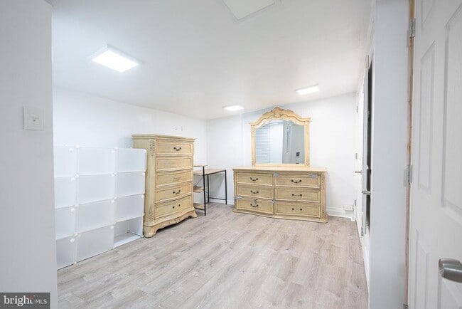 Building Photo - 7309 Sycamore Ave