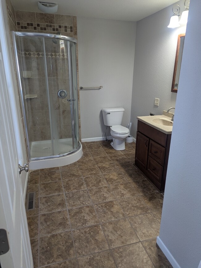 Building Photo - 536 Metomen St