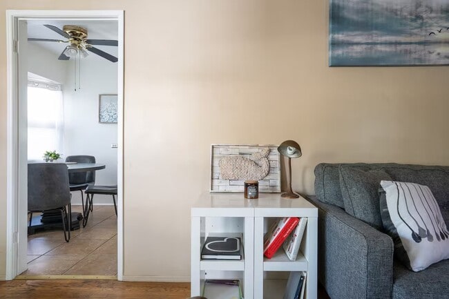 Building Photo - 2302 Loy Ln