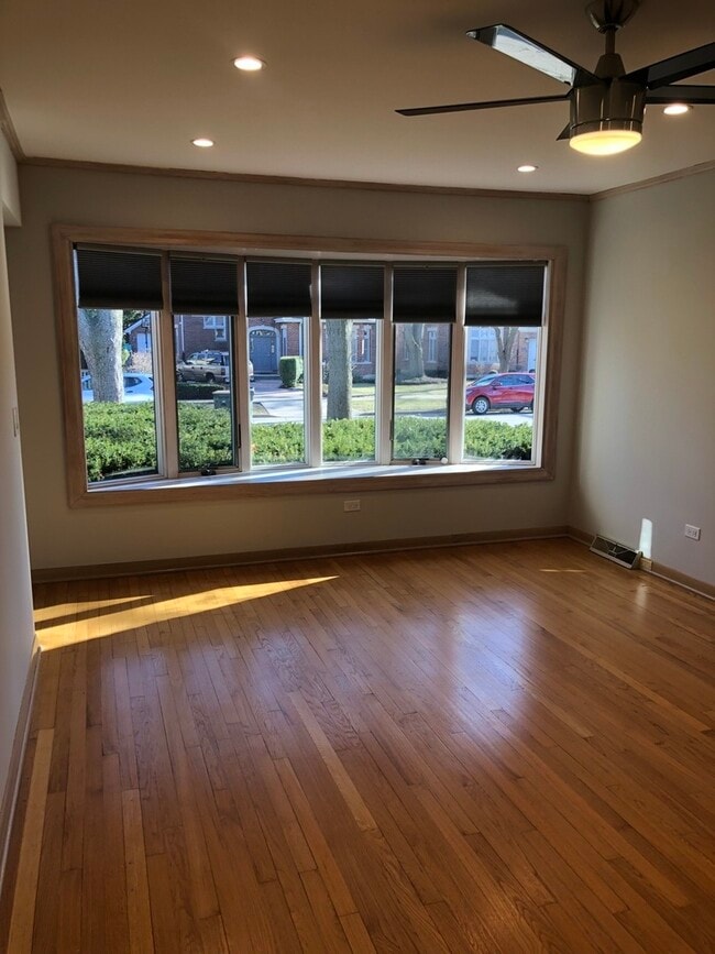 Building Photo - 2004 Milton Ave