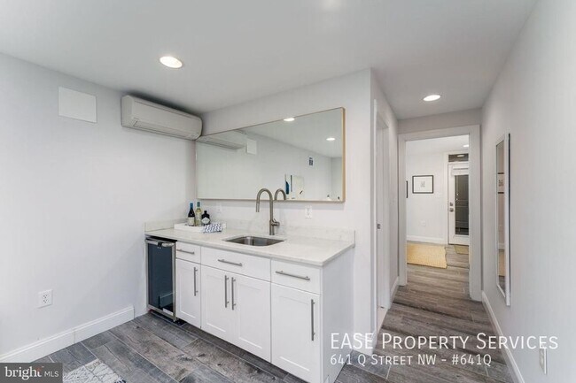 Building Photo - 641 Q St NW