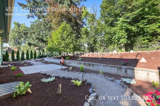 Building Photo - 4575 SW Dogwood Ln