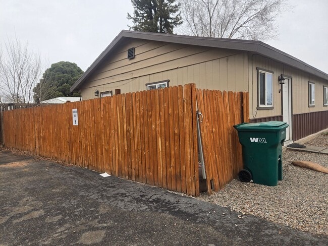 Building Photo - 715 S Laguna Ave