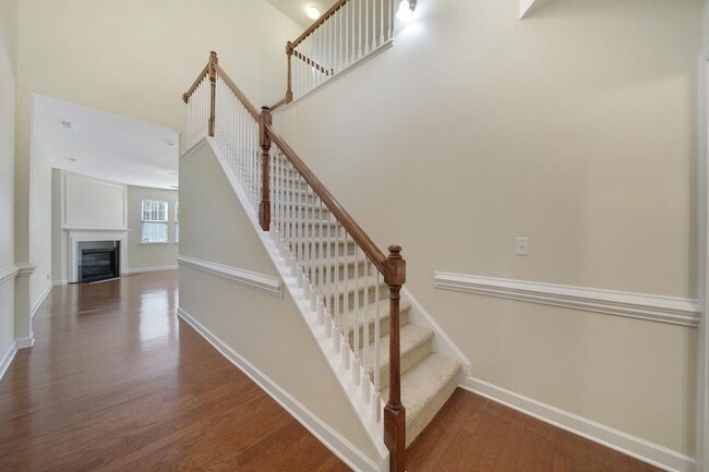 Building Photo - Lovely 3 Bed 2.5 Bath Townhome in Blakeny