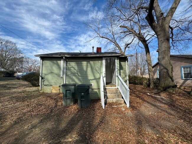 Building Photo - Ready to show!