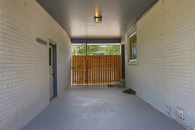 Building Photo - $2,795.95- 4 Bed, 2 Bath Home in Arvada with In-Unit Laundry and Fenced Yard!