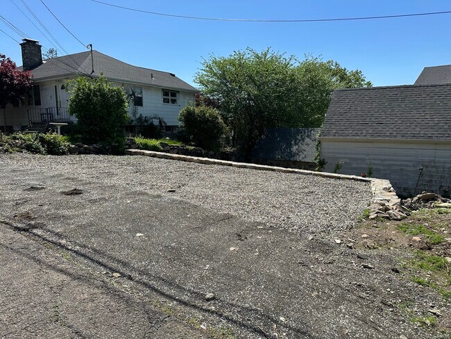 Building Photo - 69 Cos Cob Ave