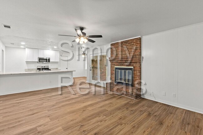 Building Photo - 3 Timberside Dr