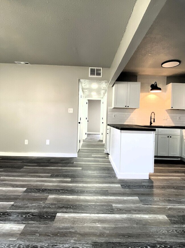Building Photo - Available for Immediate Move-in!!!