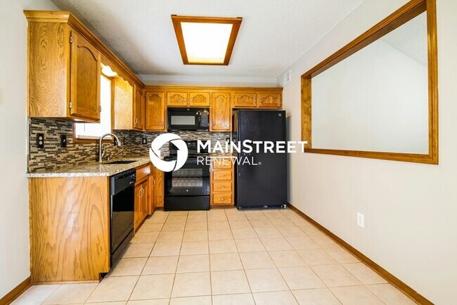Building Photo - 1502 Willow Dr