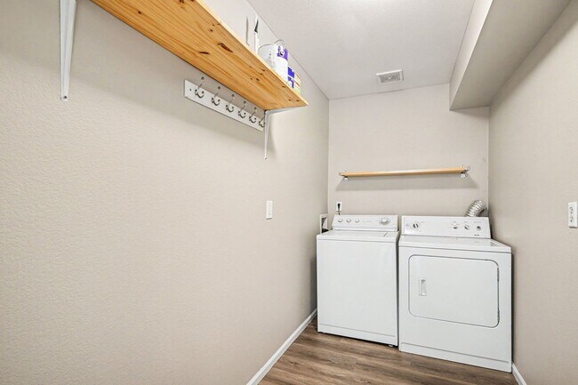 Building Photo - Beautifully Updated Littleton Home with Huge Yard & Basement Storage
