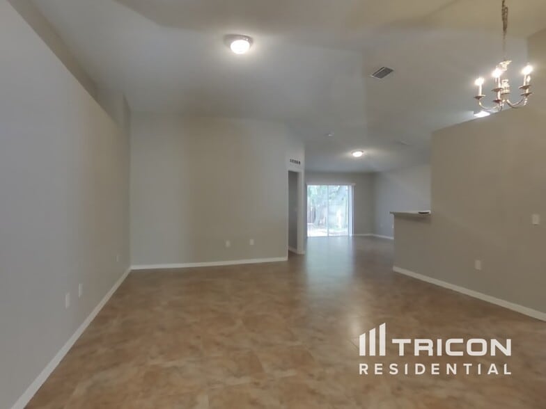 Building Photo - 30320 Birdhouse Dr
