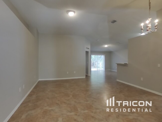 Building Photo - 30320 Birdhouse Dr