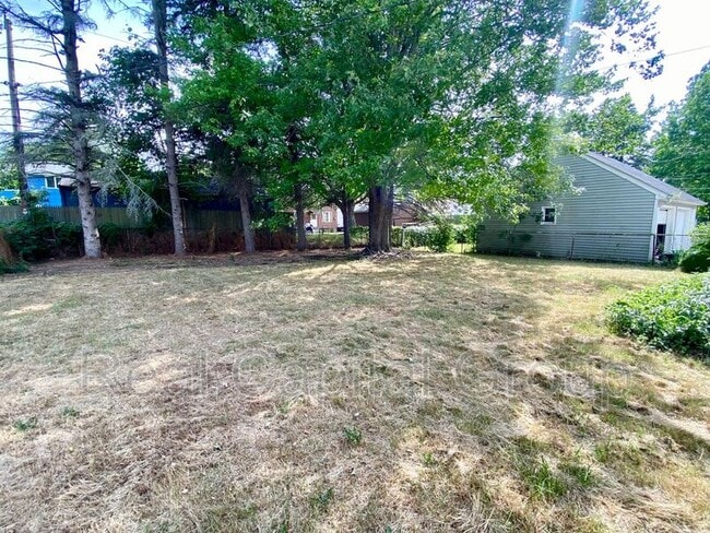 Building Photo - 183 Sunshine Dr