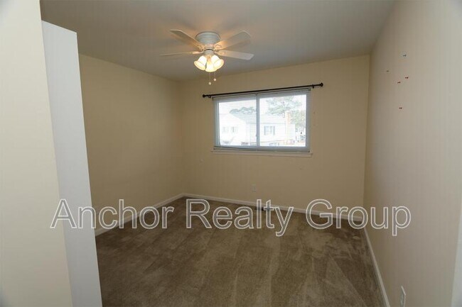 Building Photo - 2226 Sedgewick Dr