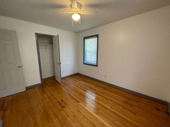 Building Photo - SPACIOUS BRICK RANCH in GOLDSBORO! 4 BR, 2 BA - FENCED-IN YARD *Convenient to SJAFB*