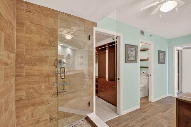Building Photo - 9650 S Ocean Dr